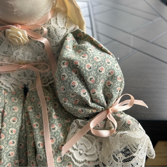 Vintage RARE HandMade Cloth floppy eared bunny, folk art, lace detail - Picture 4 of 12